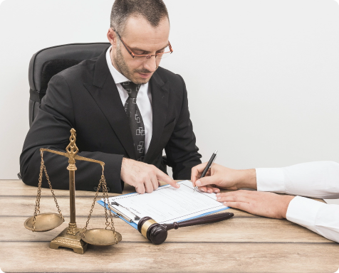 lawyer-with-client